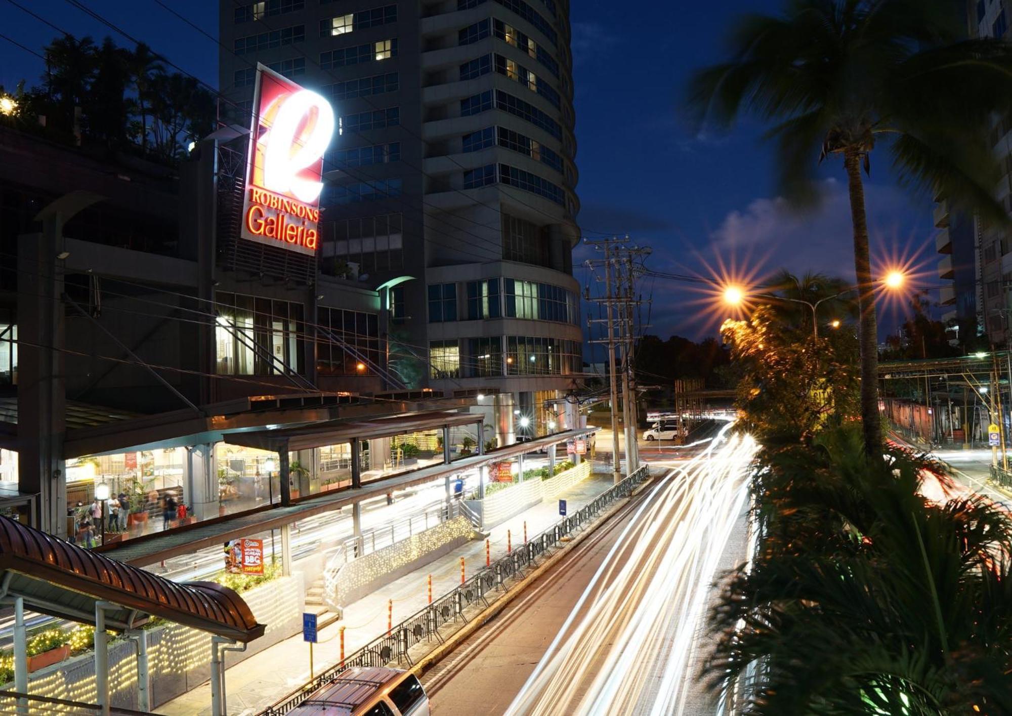 Holiday Inn & Suites Manila Galleria By Ihg Pasig City Exterior foto